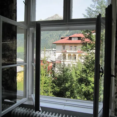 贝伦斯别墅公寓 巴德加斯坦