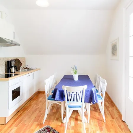 贝伦斯别墅公寓 *